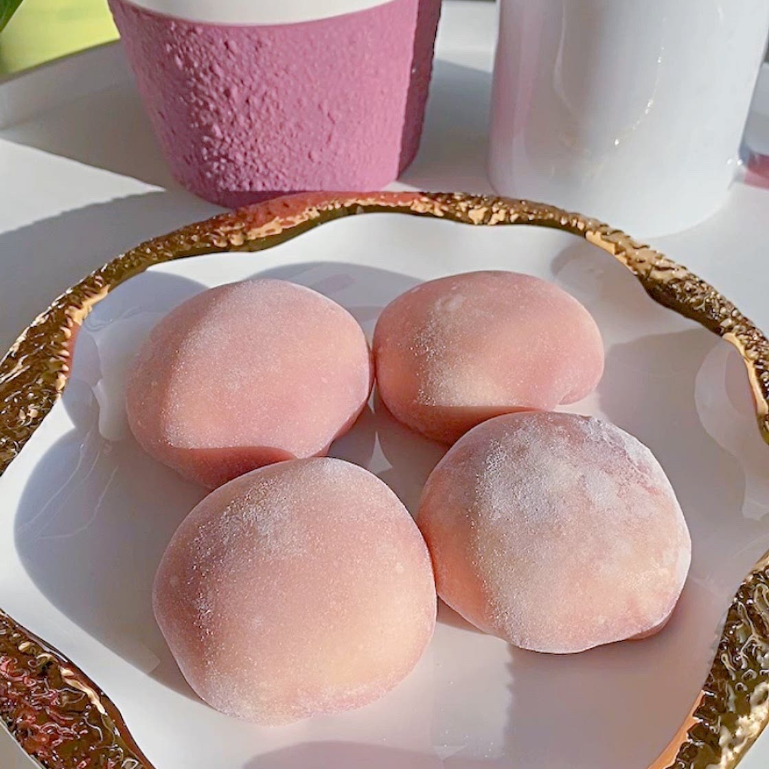 Strawberry mochi