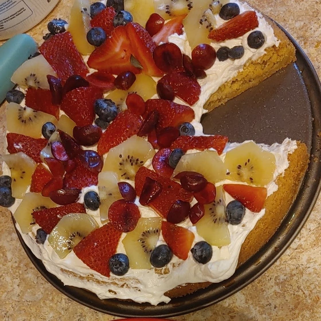 Fruit pizza