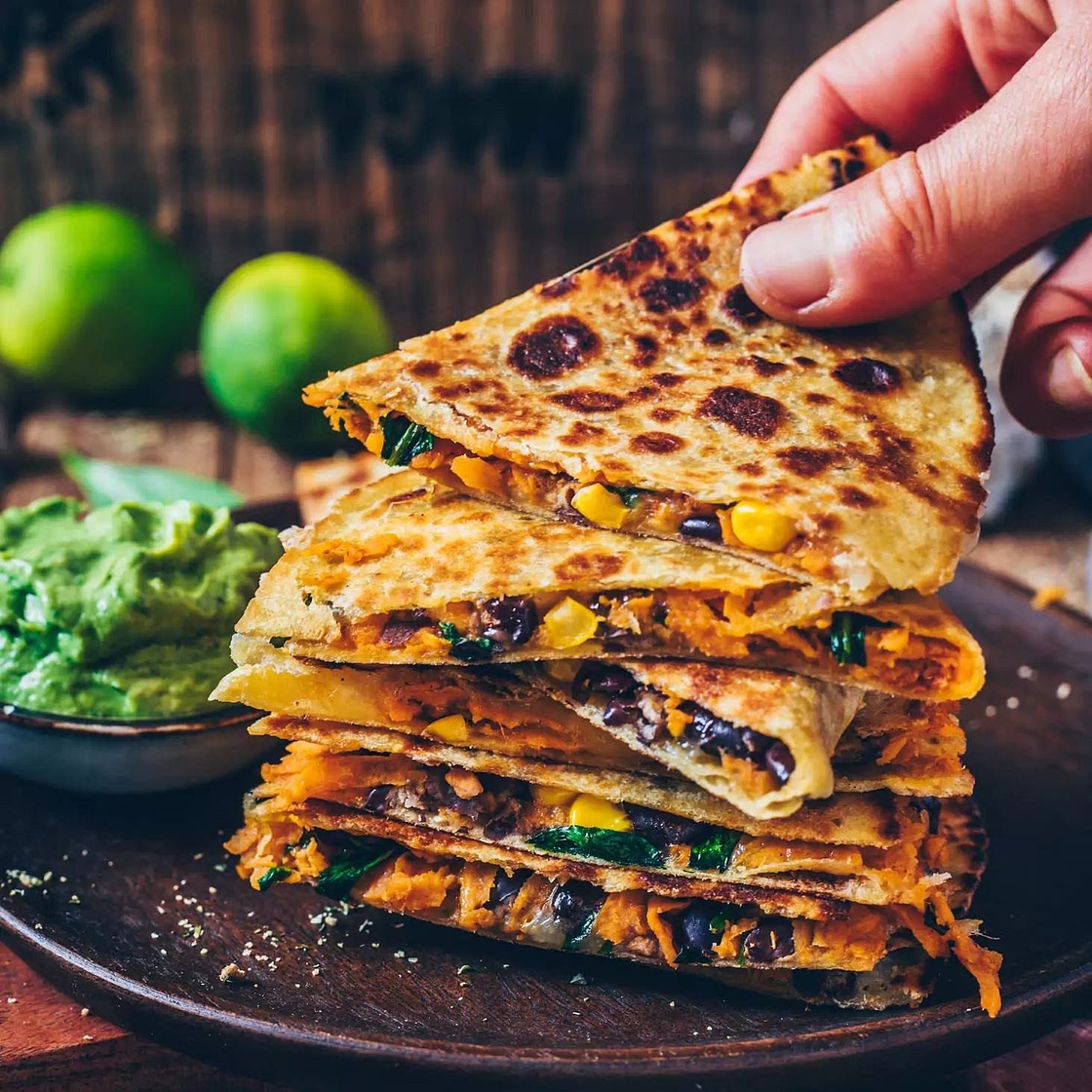 Vegane Süßkartoffel-Quesadillas (einfaches Rezept)