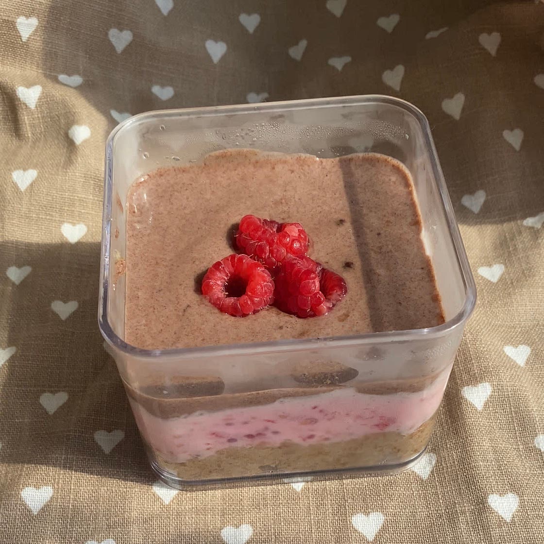 Raspberry & chocolate overnight weetabix 