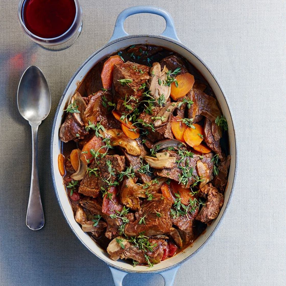 Estouffade de boeuf, carottes et cèpes secs