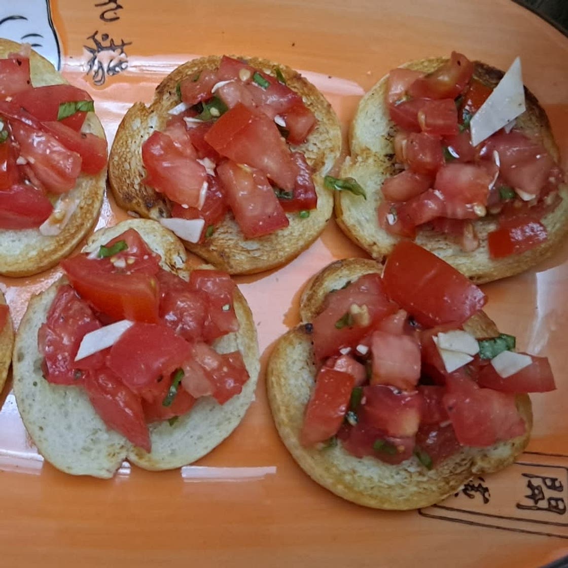 Tomato Basil Bruschetta (Julie and Julia Style!)