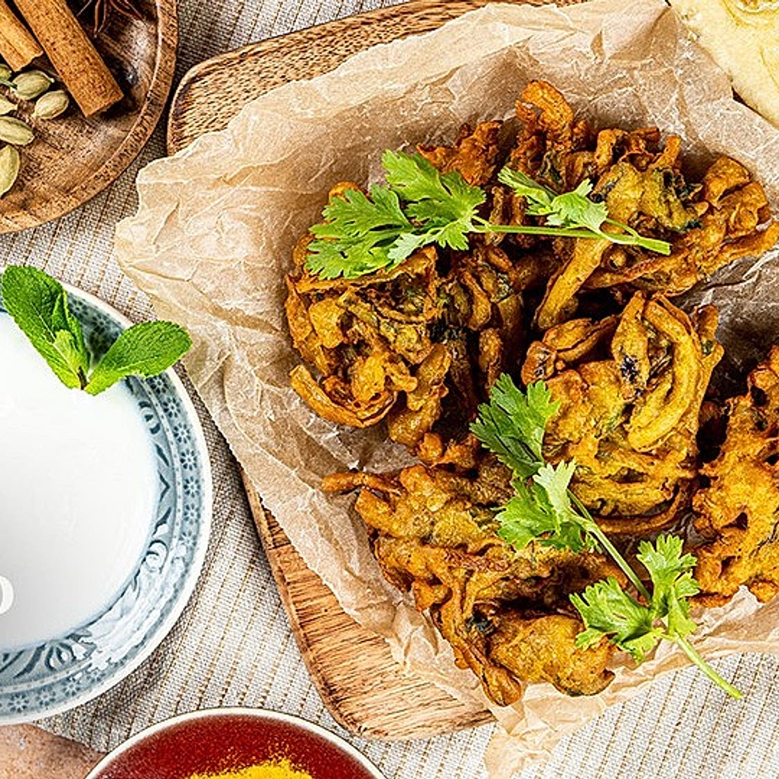 Zwiebel Bhajis - Indische Zwiebel-Bratlinge