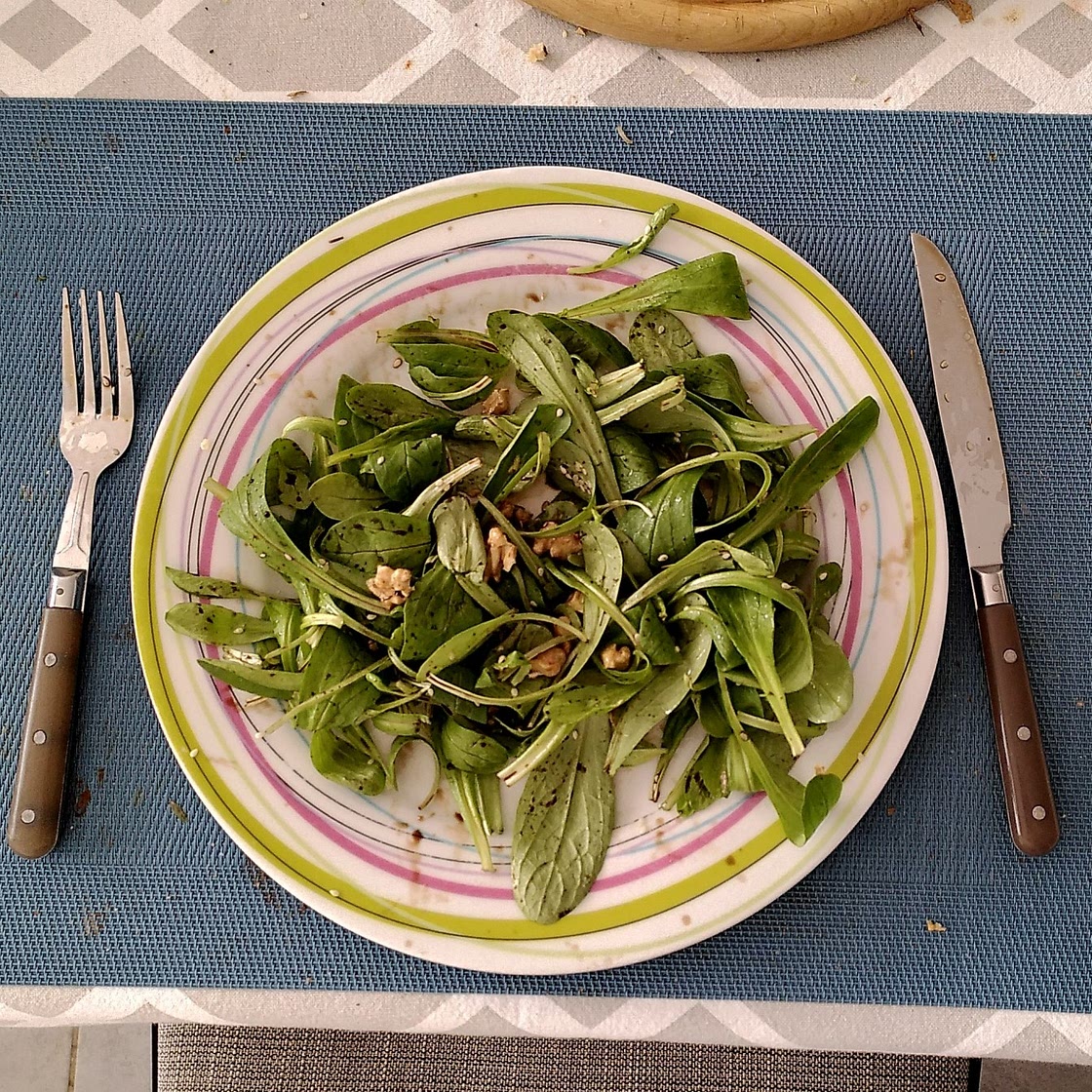 Salade mâche aux noix