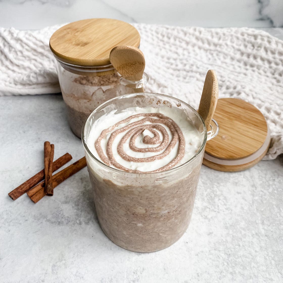Cinnamon Roll Overnight Oats