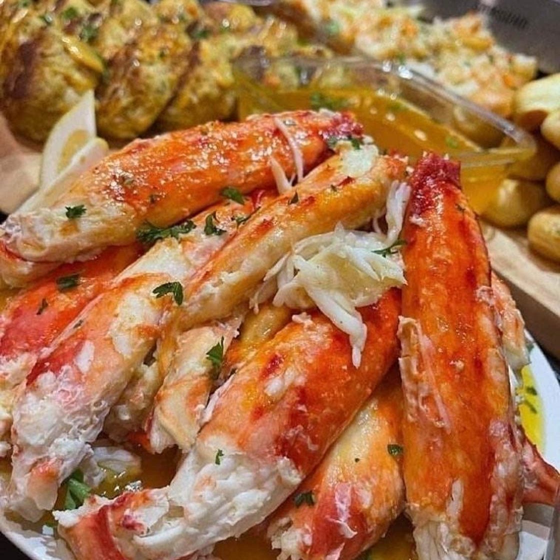 derbuzz: BAKED CRAB LEGS IN BUTTER SAUCE