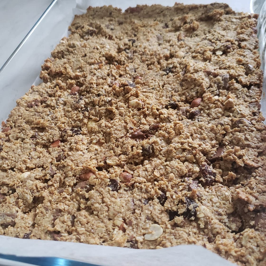 5-Ingredient Peanut Butter Granola Bars