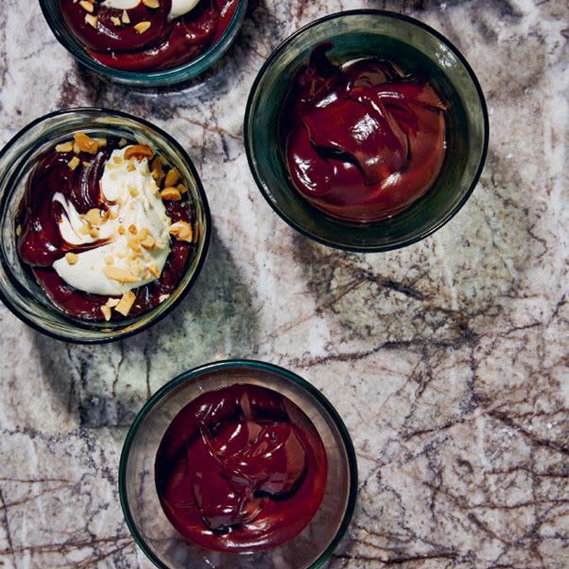 Dark chocolate pots