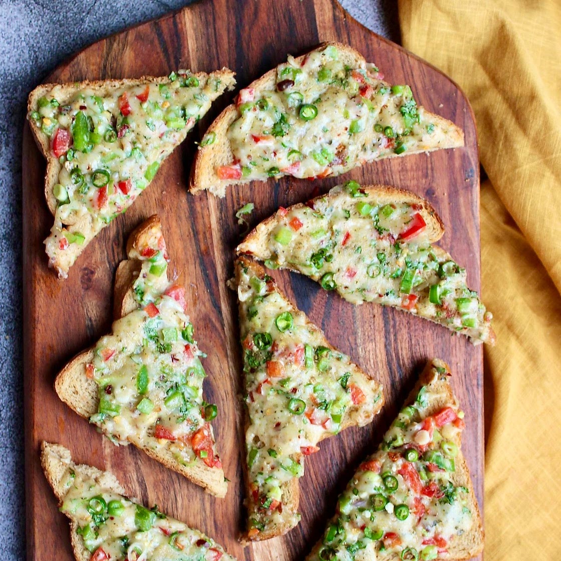 Chili Cheese Toast - Zheelicious