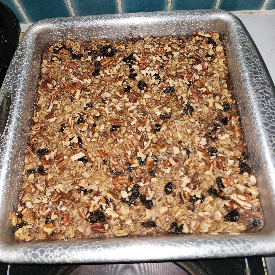 Amish-Style Baked Oatmeal with Apples, Raisins & Walnuts