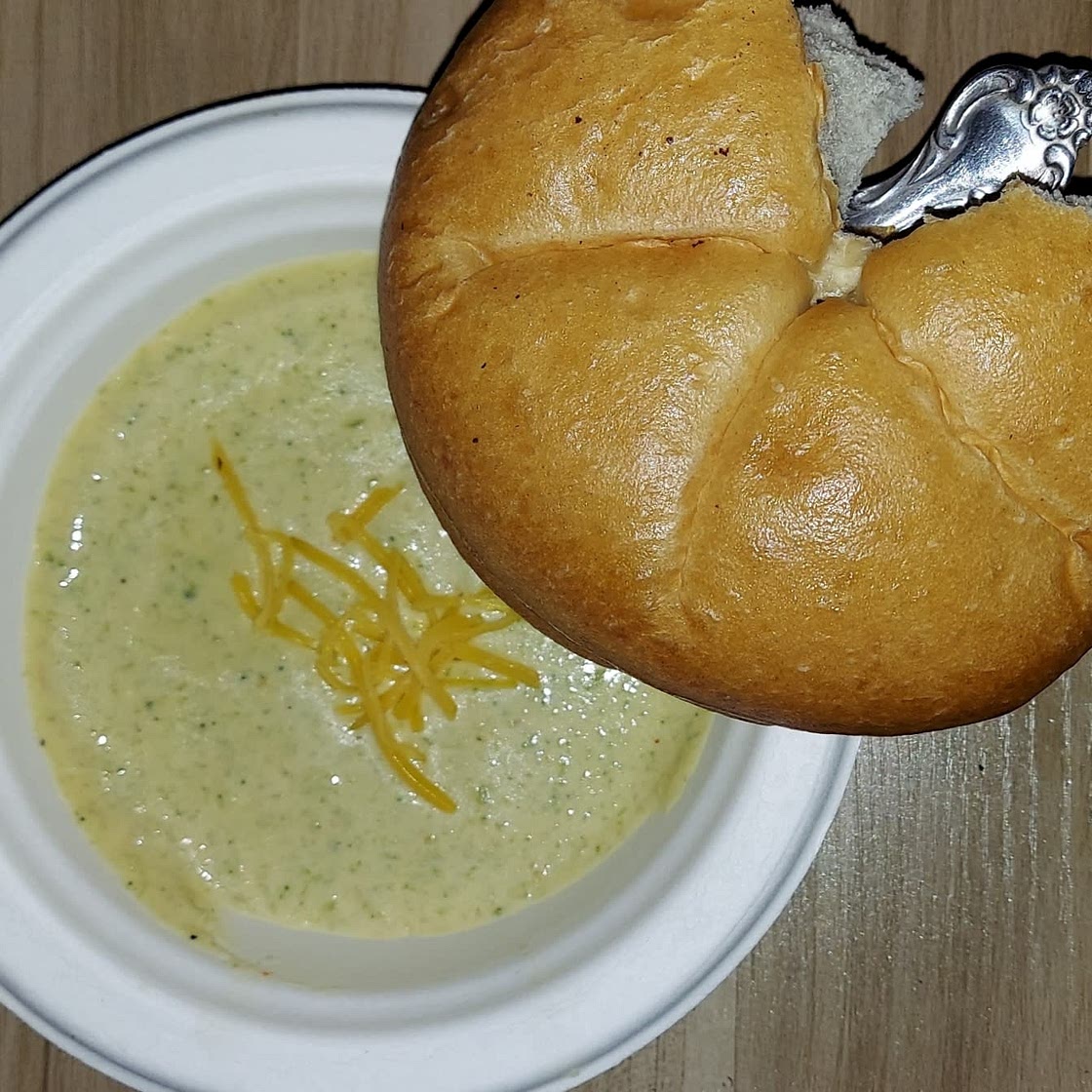 Easy Low Carb Broccoli Cheddar Instant pot soup