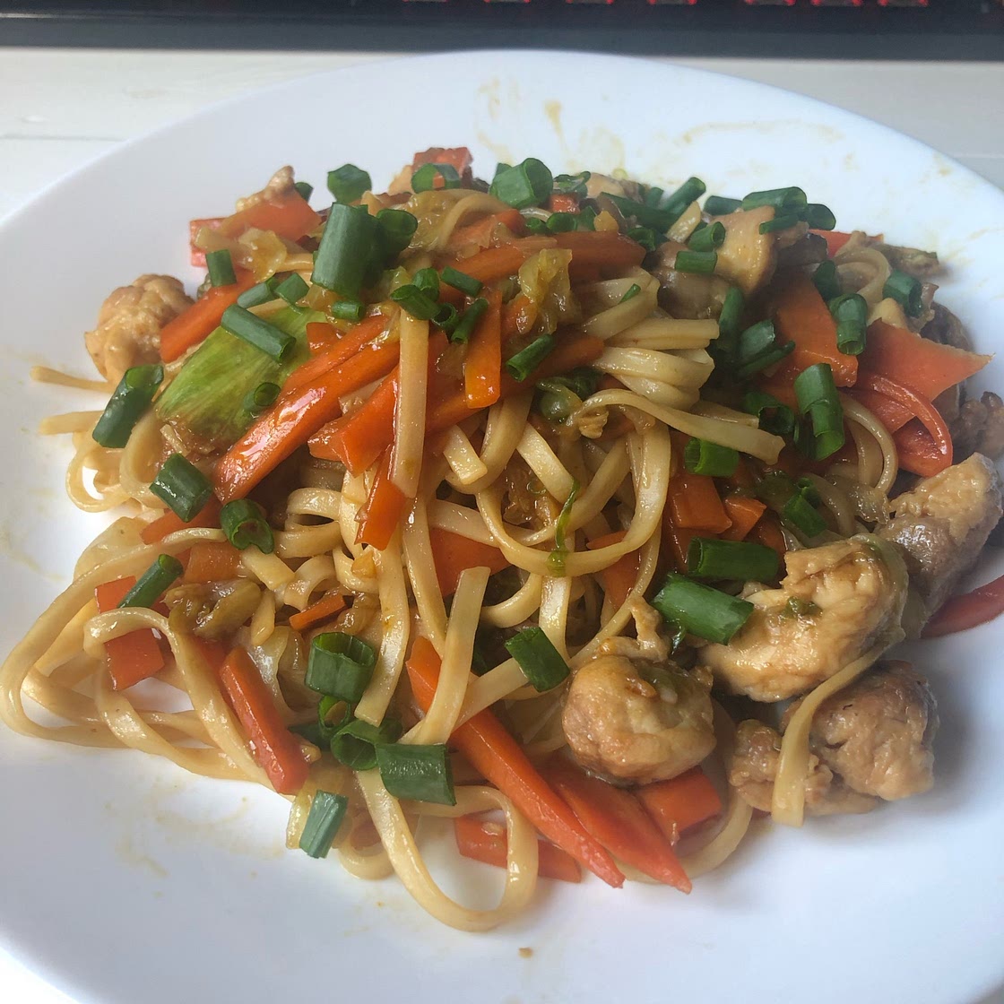 Easy 30 Minute Chicken Chow Mein
