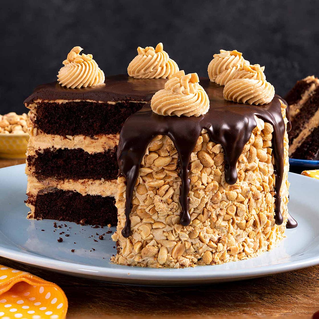 Peanut Butter Chocolate Drip Cake