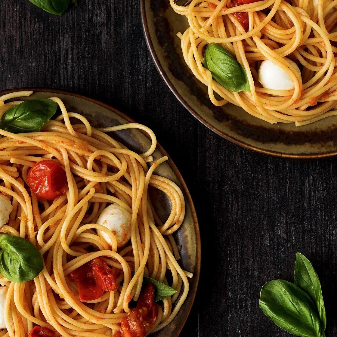 Weeknight Cherry Tomato & Mozzarella Spaghetti