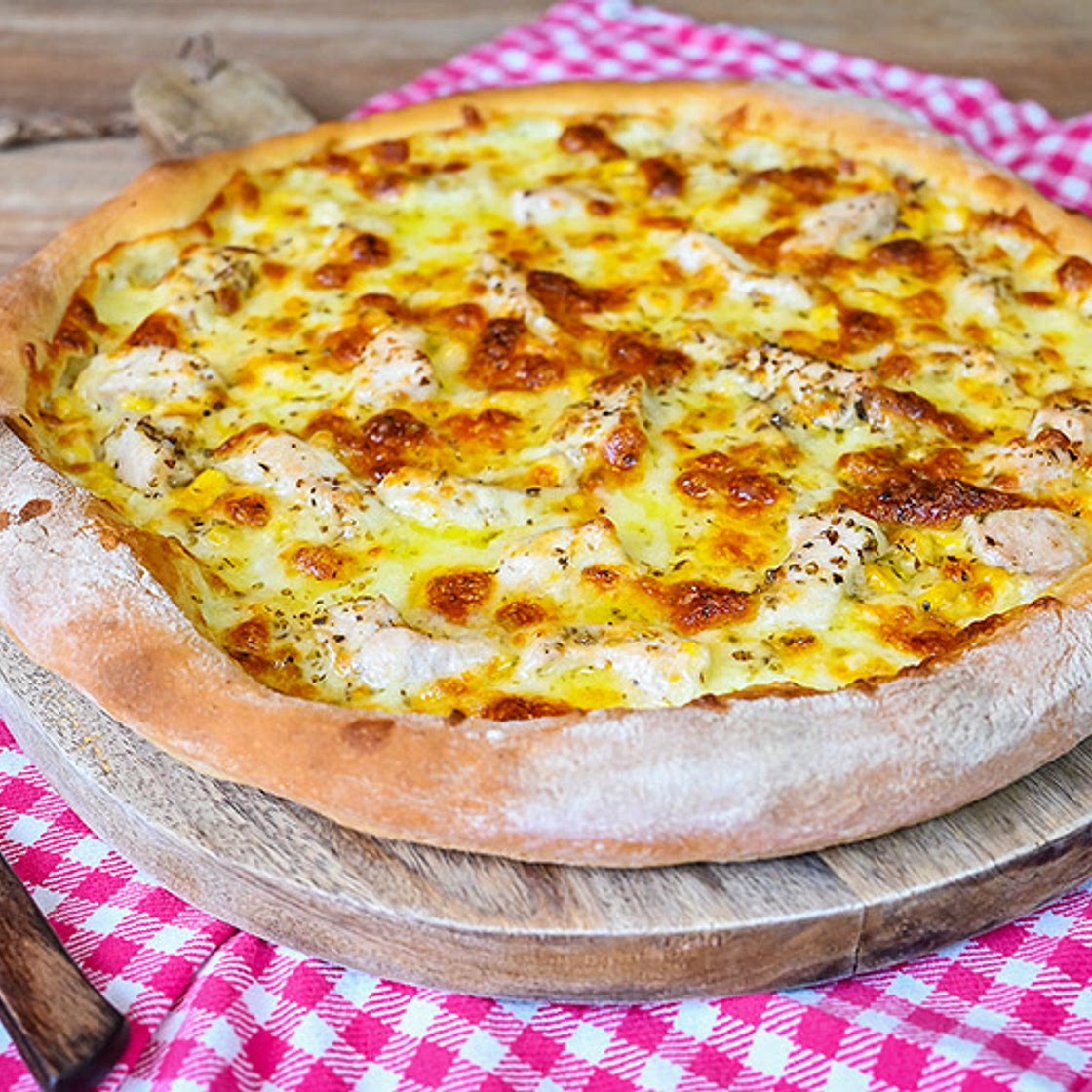 Chicken And Corn White Pizza