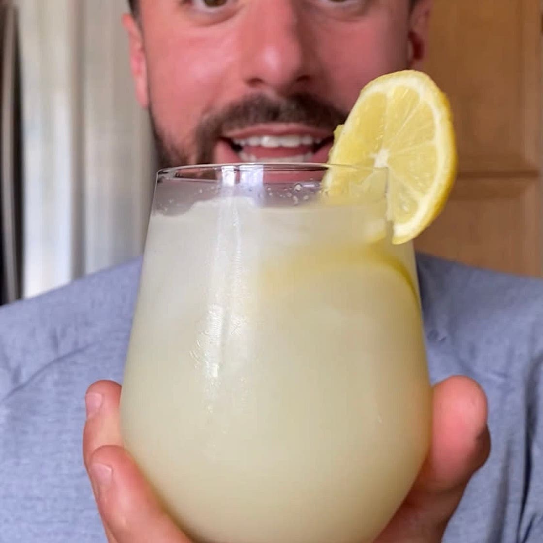 2-Ingredient Healthy Lemonade