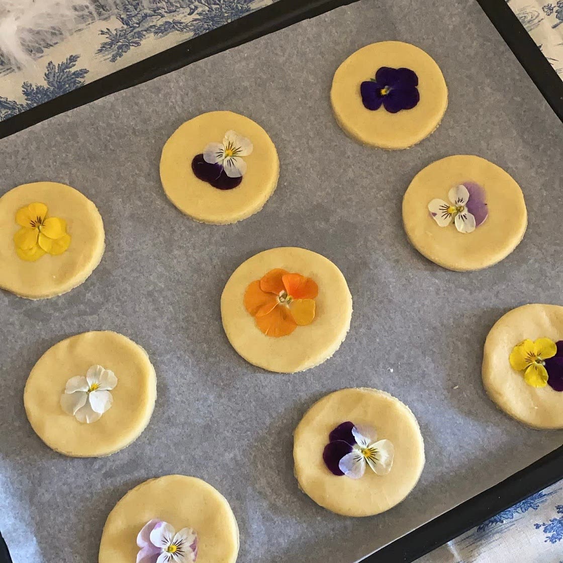 Flower shortbread cookies 
