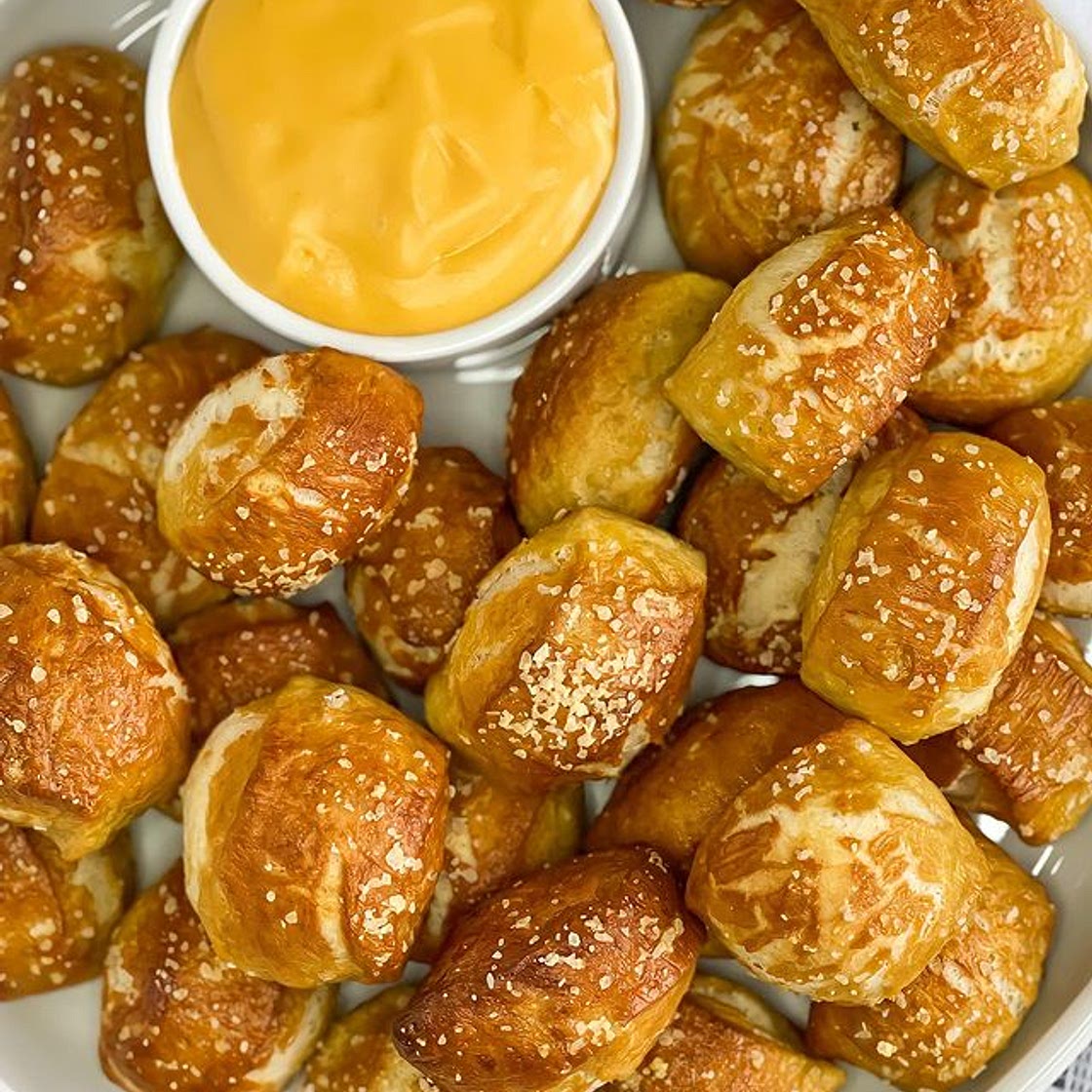 Soft Pretzel bites with cheese