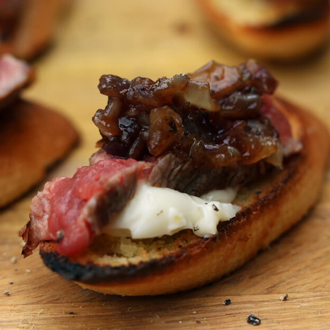 Ribeye Crostini - BBQ Recepten - BBQ Junkie