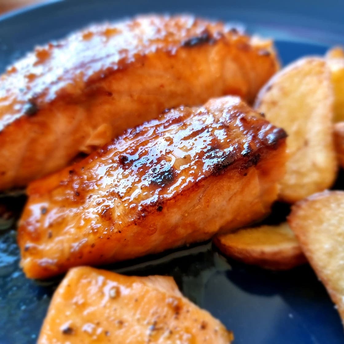 Honey Garlic Glazed Salmon