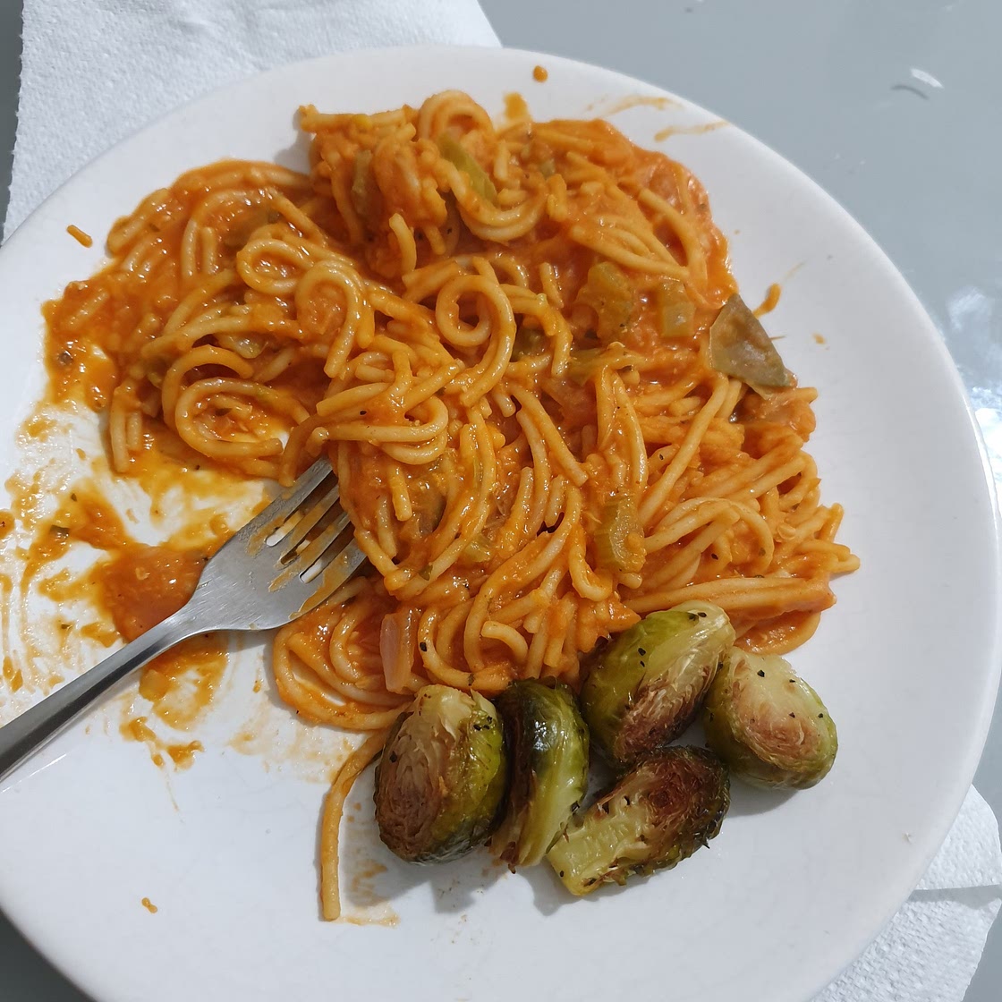 Lentils spaghetti with sprouts