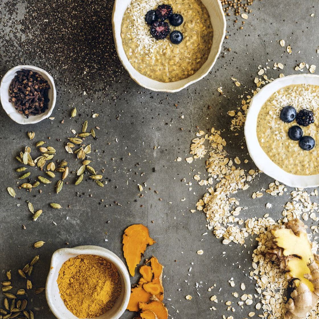 Turmeric Chia Overnight Oats