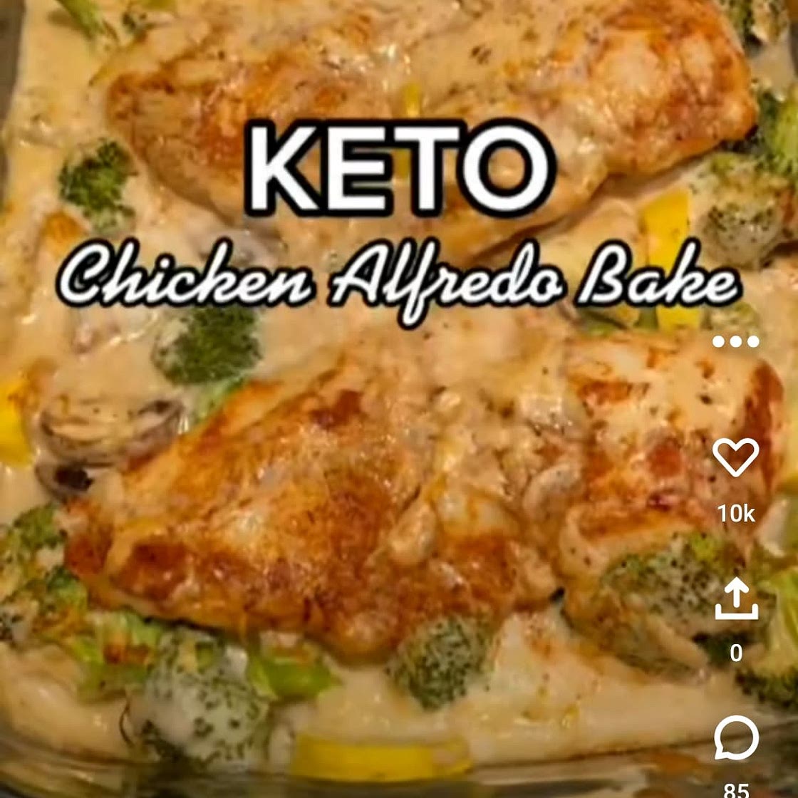 Keto chicken Alfredo bake
