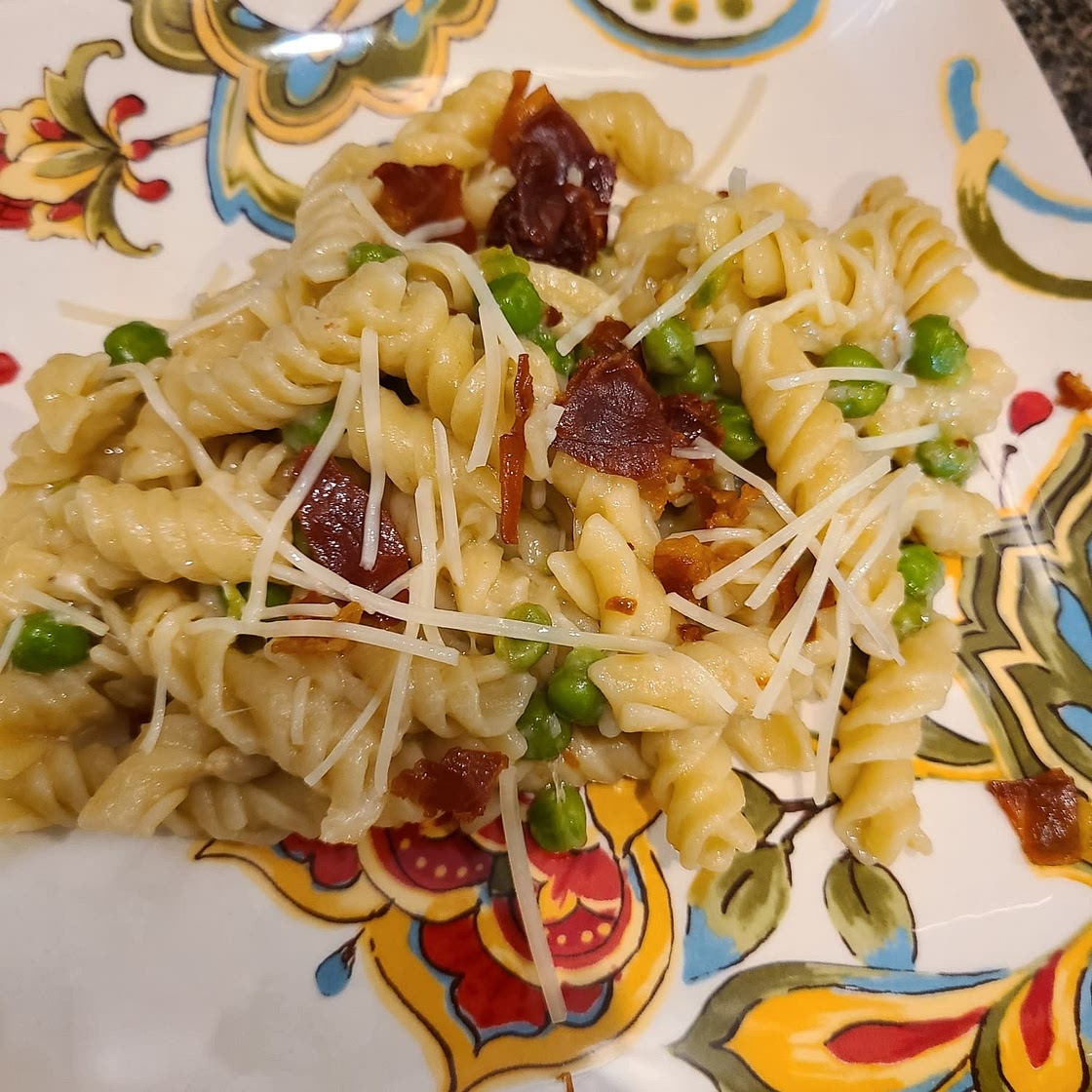 Aglio E Olio with Peas and Prosciutto