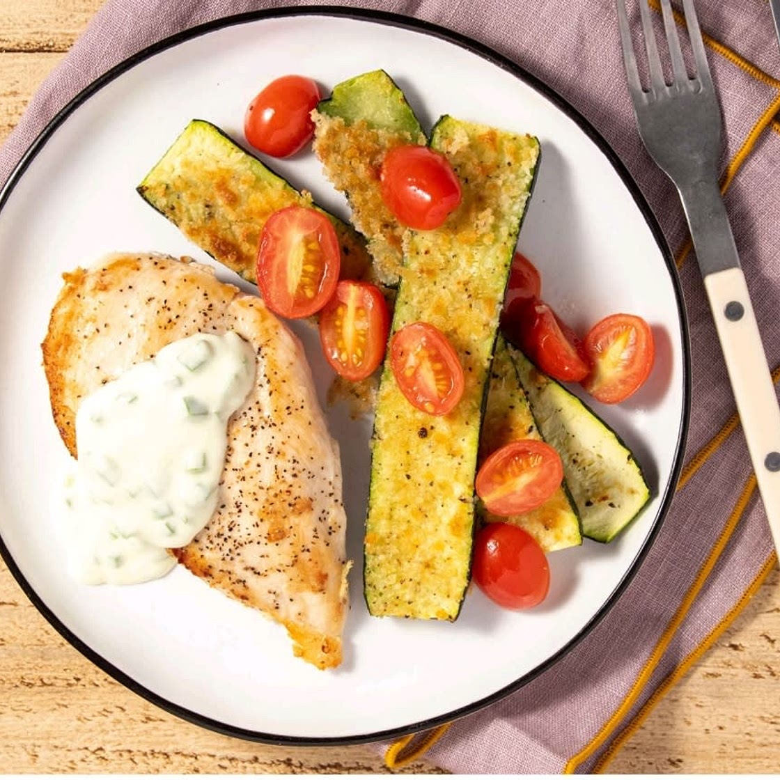Chicken Breast with Creamy Jalapeño Sauce
WITH PANKO-CRUSTED ZUCCHINI AND TOMATOES