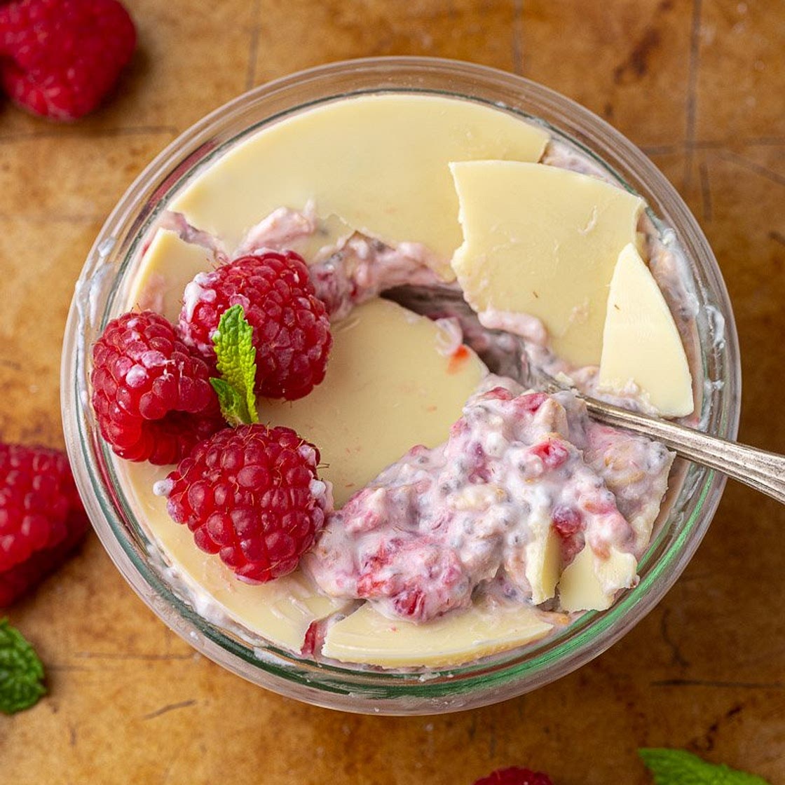 White chocolate raspberry overnight oats