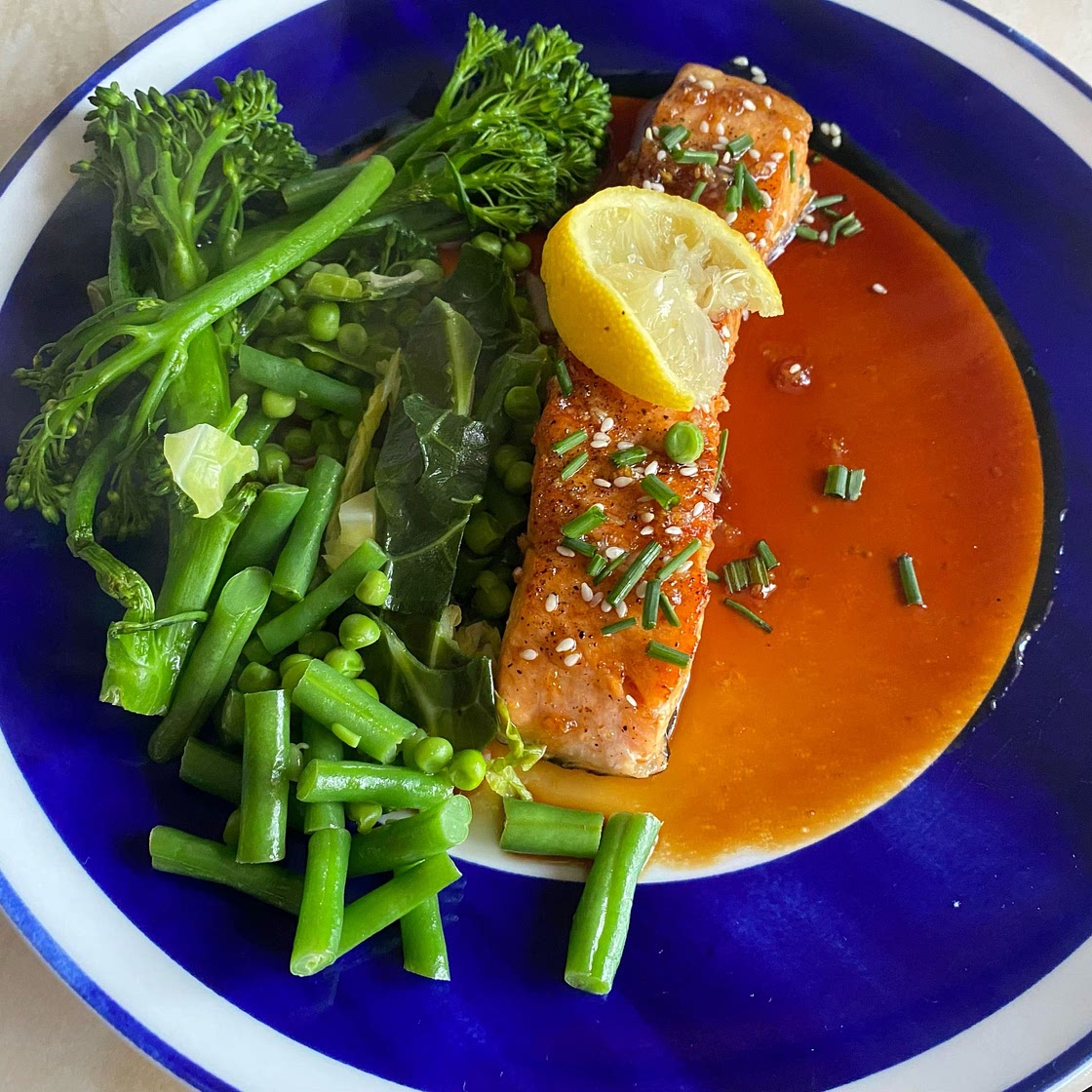 Honey Garlic Salmon (5 Ingredients, 15 Minutes)