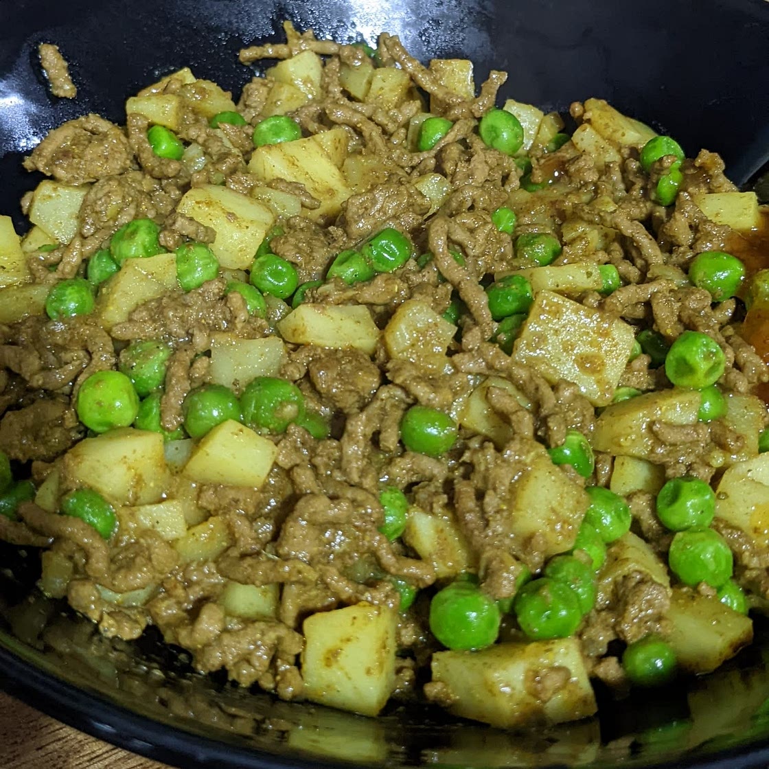 Curried Ground Beef with Peas and Potatoes
