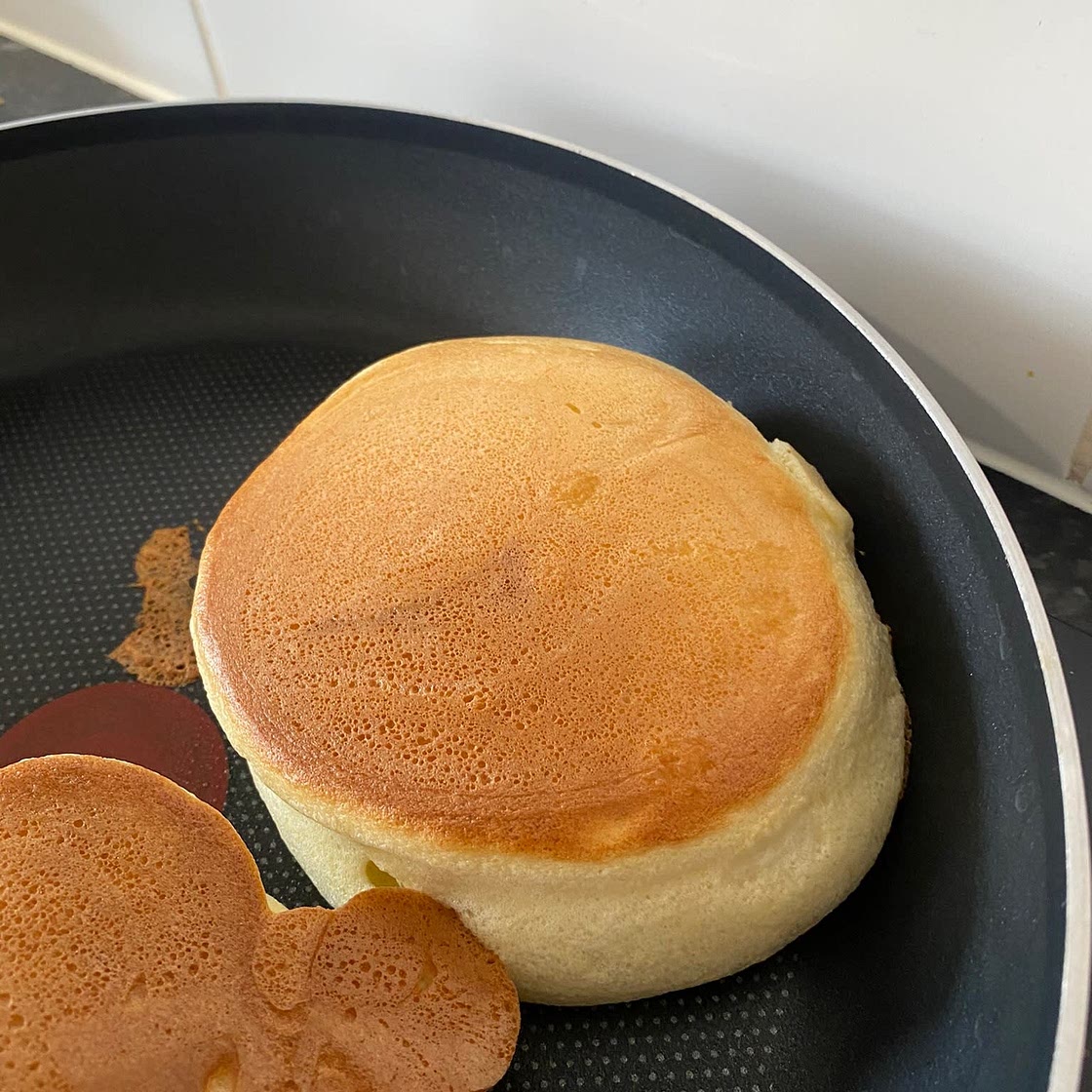 Fluffy Japanese Soufflé Pancakes