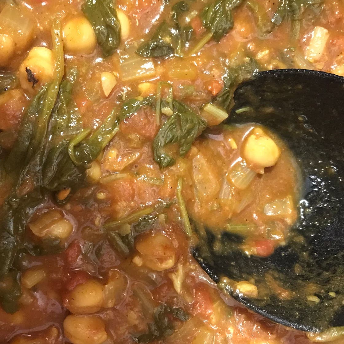 Khalay Choley (black chickpeas, Punjabi style)