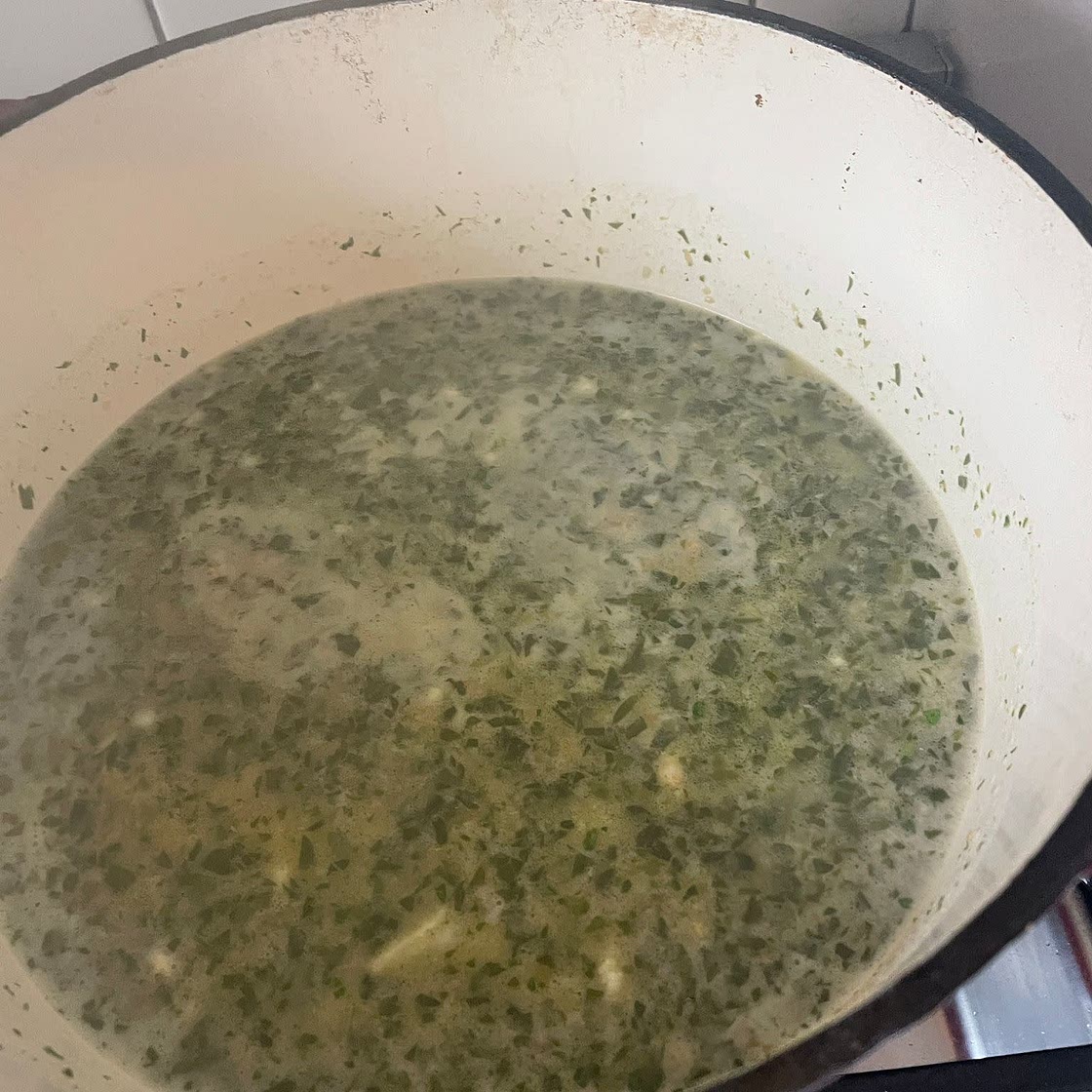 Matapa – delicious green stew with shrimp and peanuts!