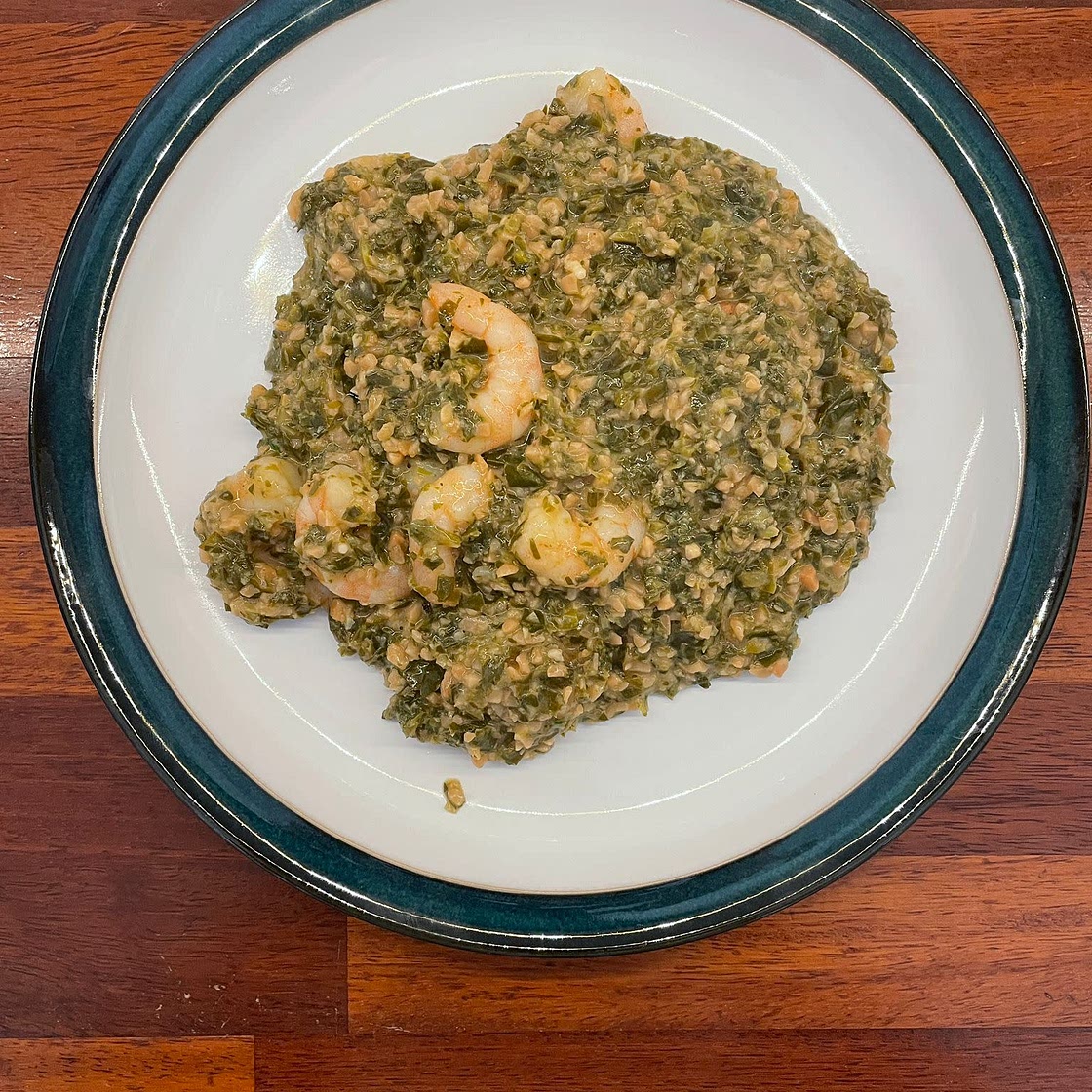 Matapa – delicious green stew with shrimp and peanuts!