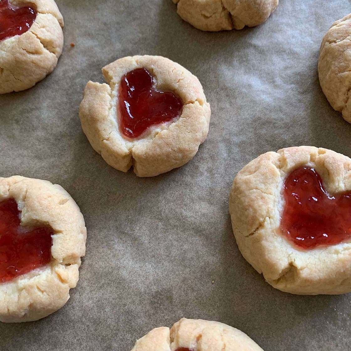 Raspberry and almond shortbread biscuits