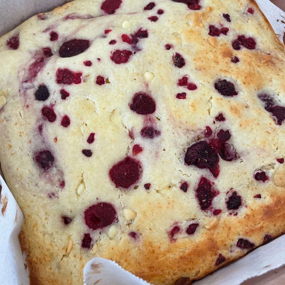 Raspberry-Ricotta Cake