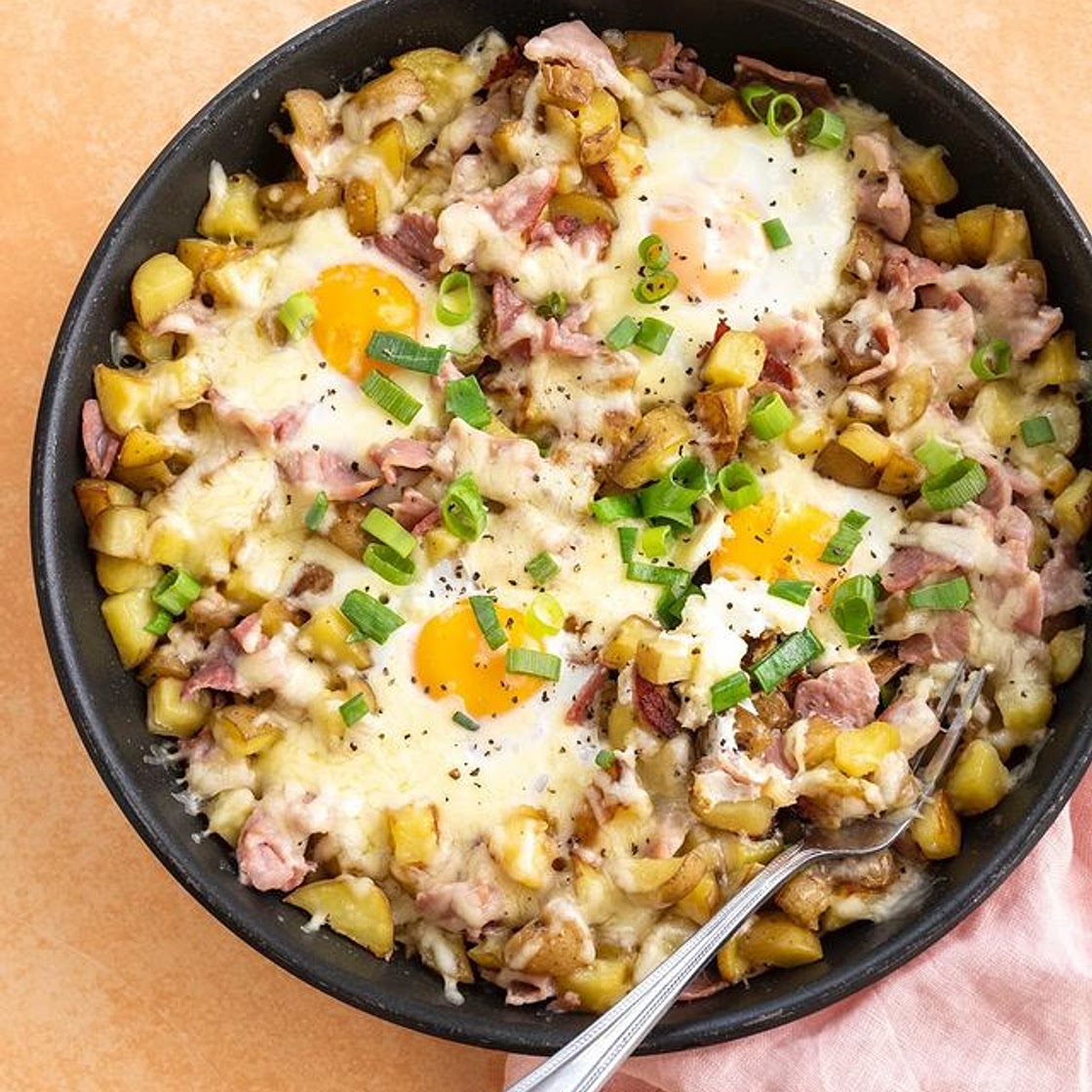 ONE PAN BACON & EGG HASH 🍳