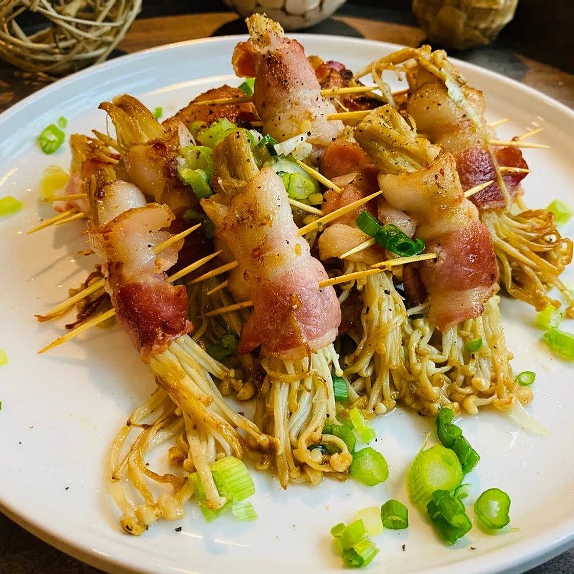 Enoki Mushroom Wrapped With Bacon