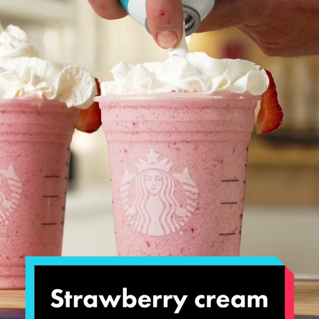 DIY strawberry Frappuccino! Incredibly easy and super delicious! Make that one! 
