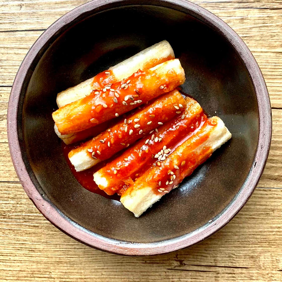 Crispy Korean Fried Rice Cakes with Sweet and Spicy Sauce