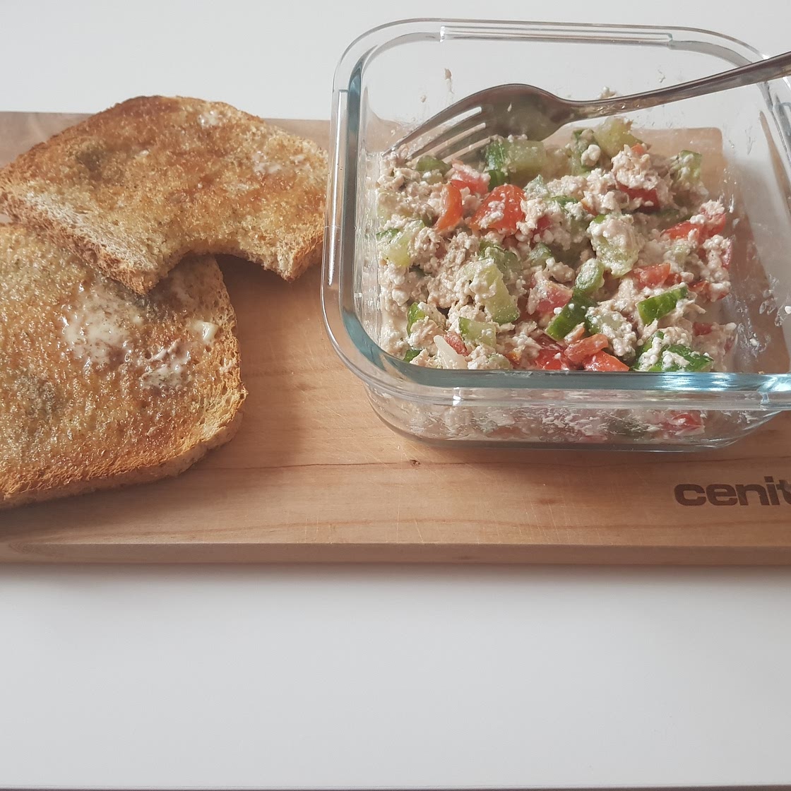 Hüttenkäse-Thunfisch Salat