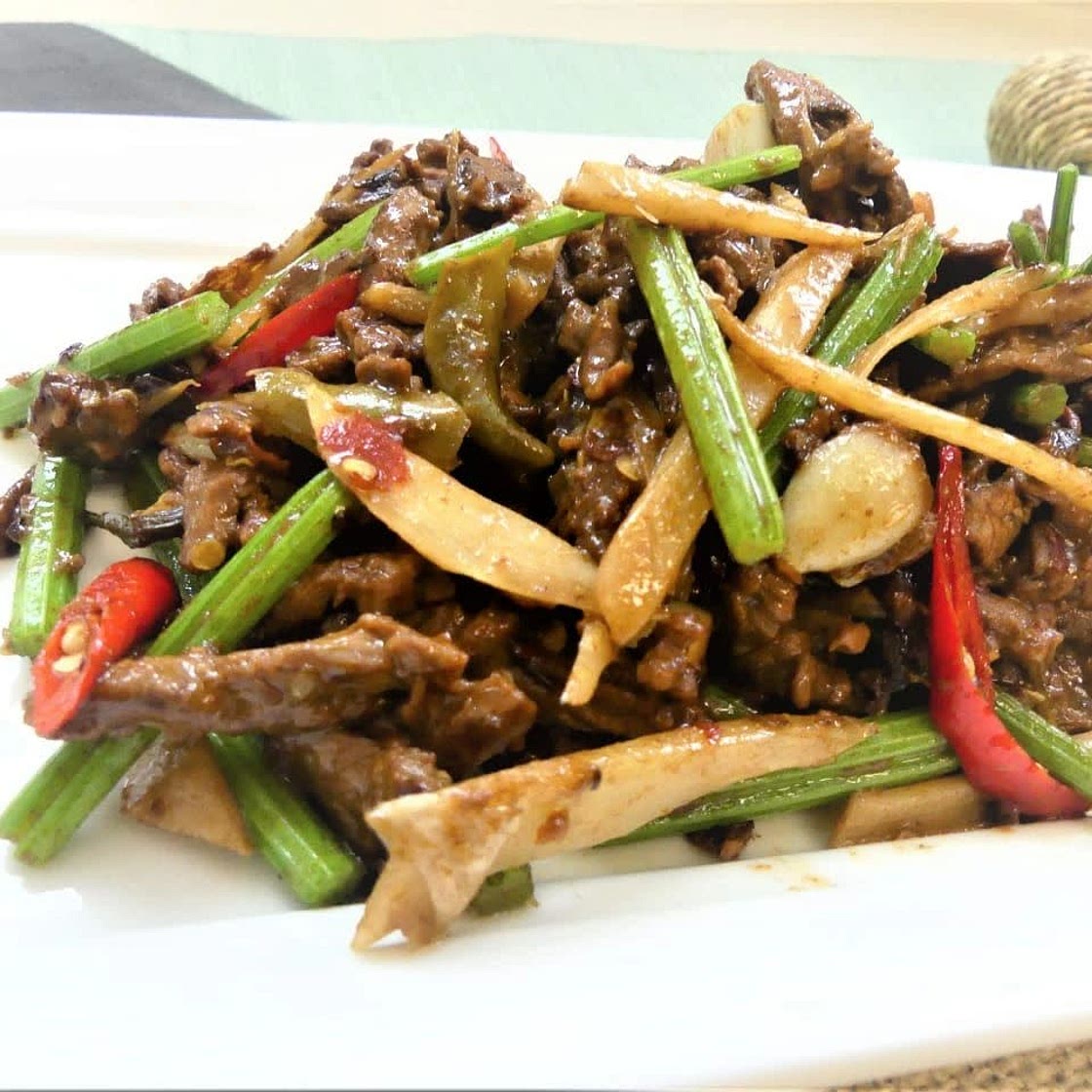 Szechuan Pickled Chili and Sliced Beef Stir Fry | 泡椒牛肉