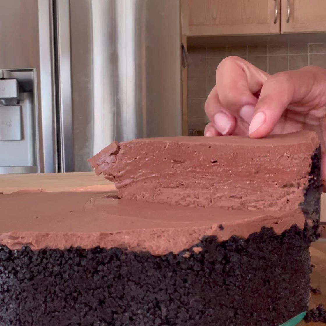 Say goodbye to turning on your oven and say hello to no bake chocolate cheesecake that’s better than the baked kind 