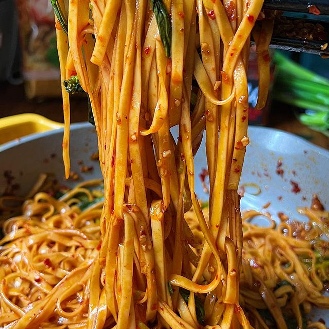Very lazy chilli garlic noodles