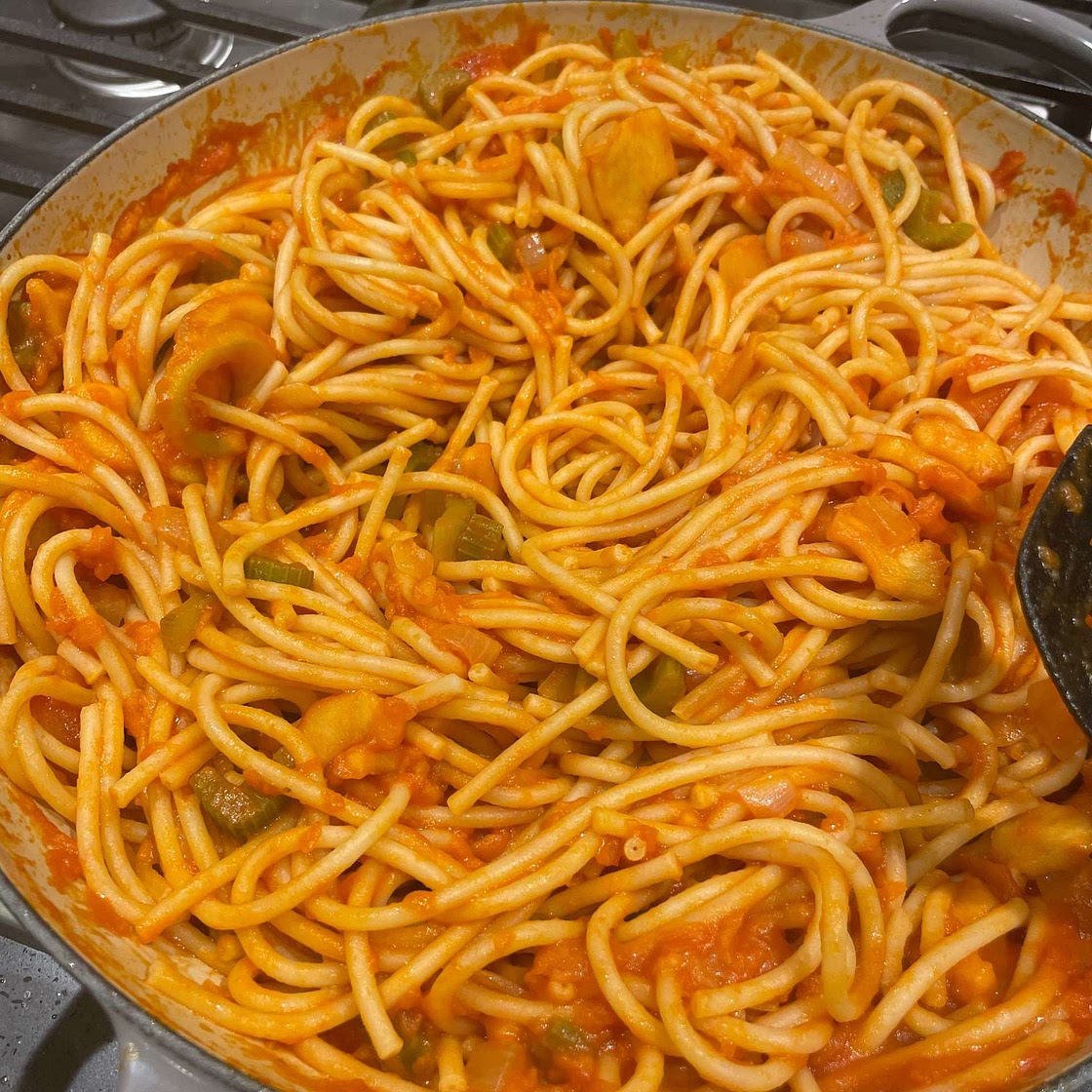 Not Great - Spaghetti con Salsa di Pomodori e Mele (in tomato-apple sauce) p15 Lidia COOKS