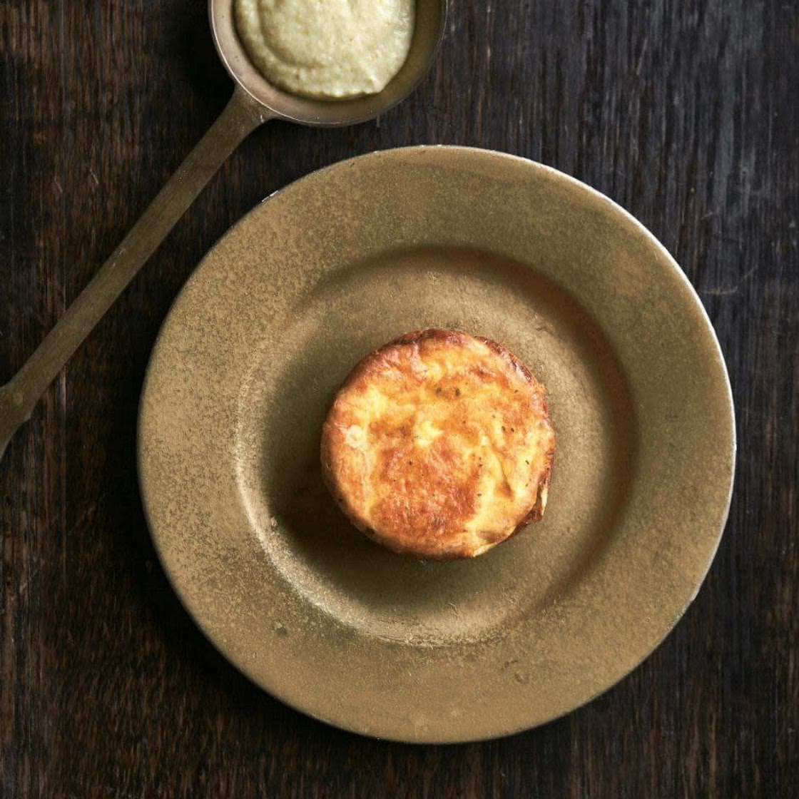 cheese flan with pear sauce