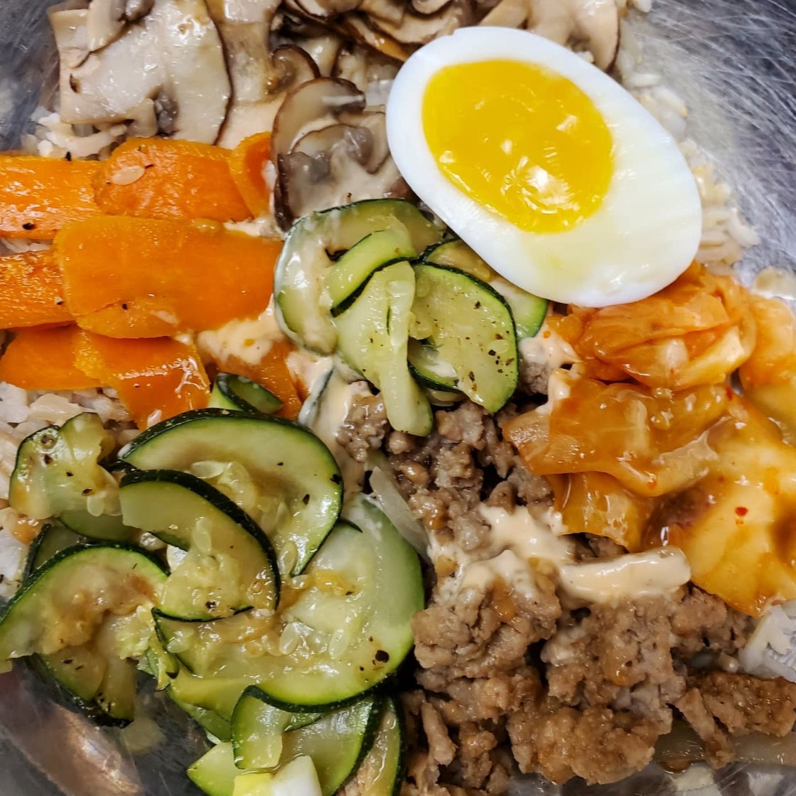 🇰🇷 Beef Bibimbap with Zucchini, Mushrooms, and Carrot