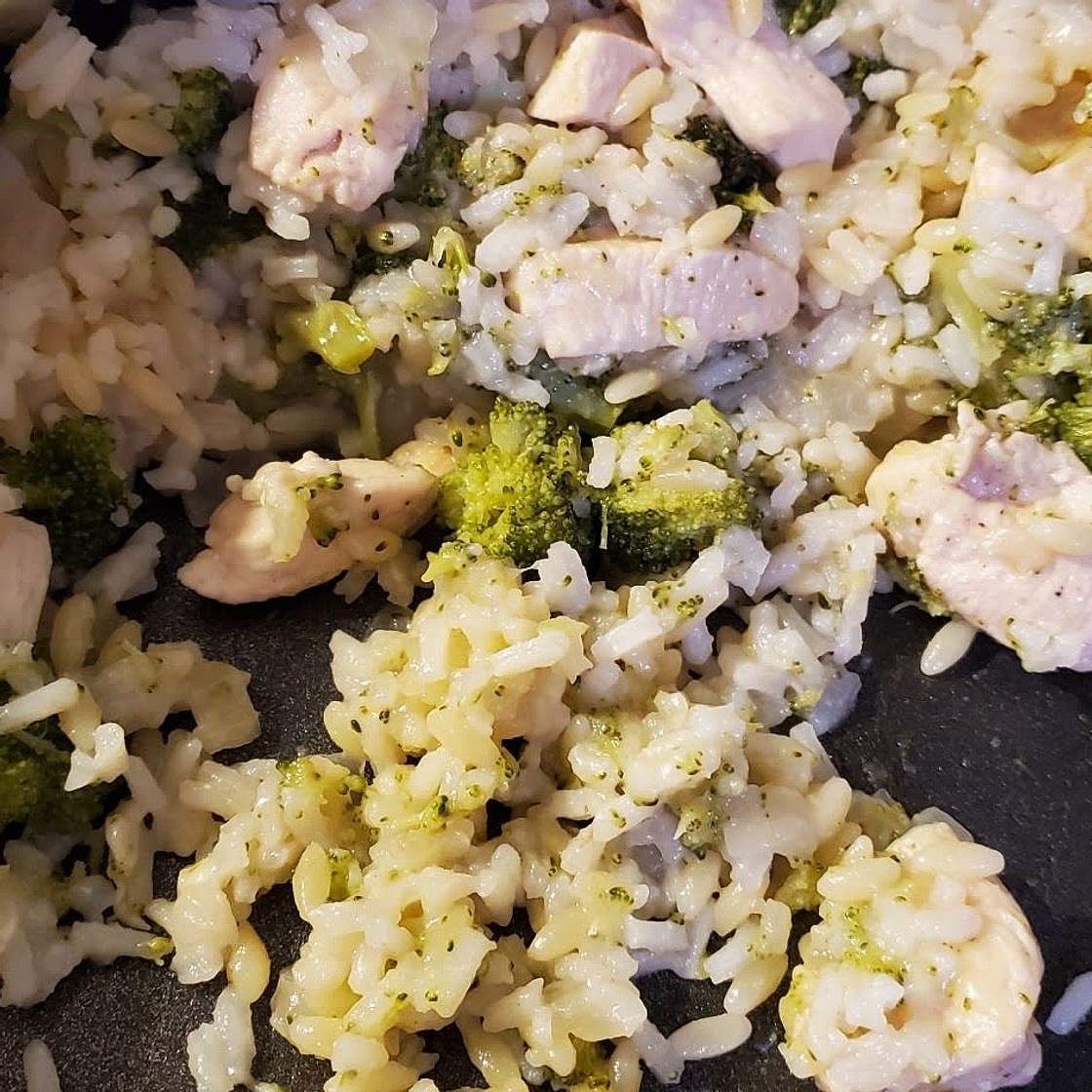 Broccoli Cheddar Chicken and Rice Casserole